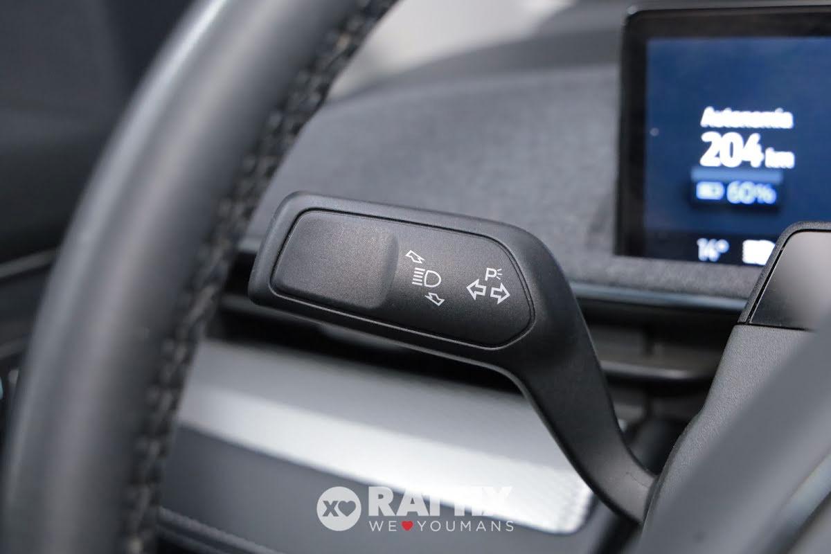 Ford Mustang Mach-E motore elettrico standard range 269CV RWD Auto + tetto panoramico