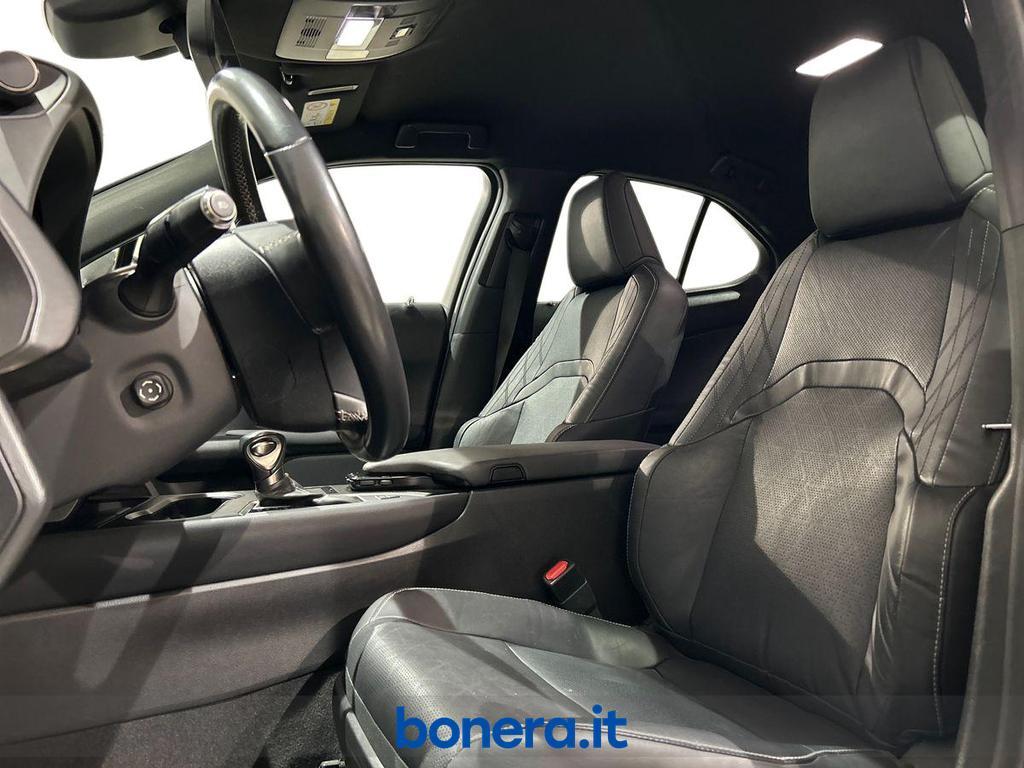 Lexus UX 250 2.0 Hybrid Luxury 2WD