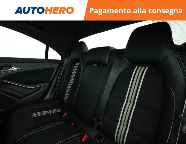 MERCEDES-BENZ CLA 180 Premium