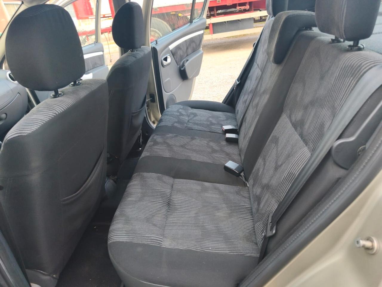 Dacia Sandero 2010---1.4 Benzina GPL Neopatentati