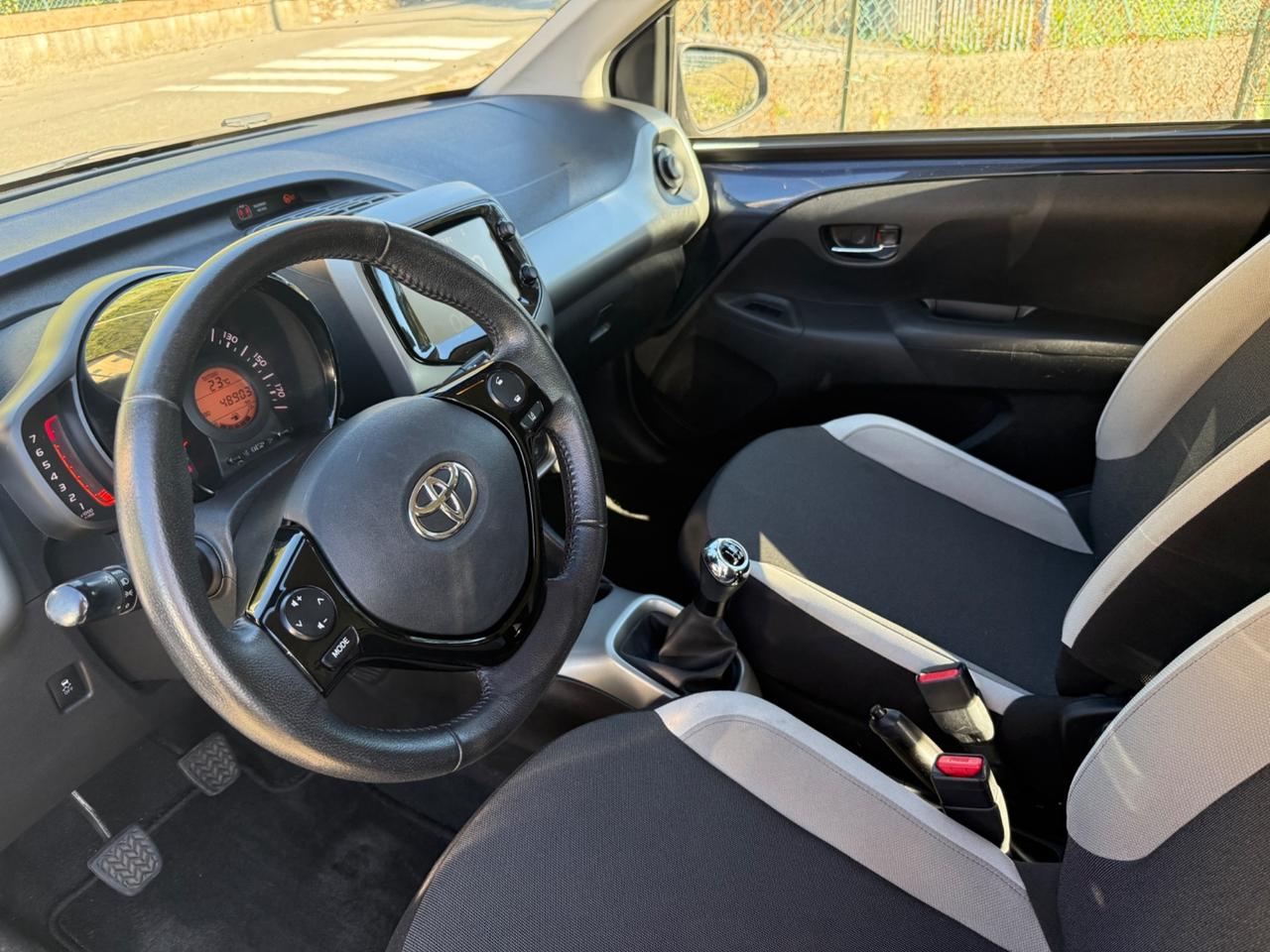 Toyota Aygo 1.0 VVT-i 69 CV 5 porte x-cool TSS