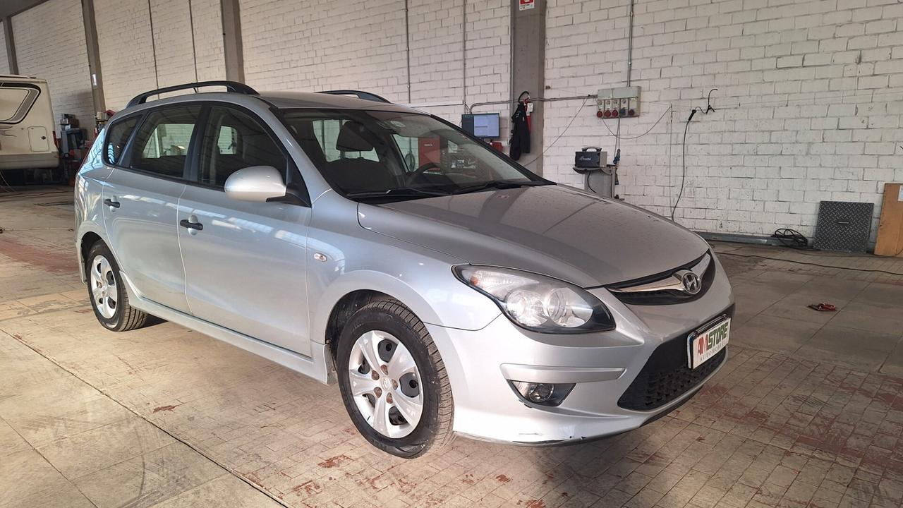 Hyundai i30 CW 1.6 CRDi VGT 16V 90CV