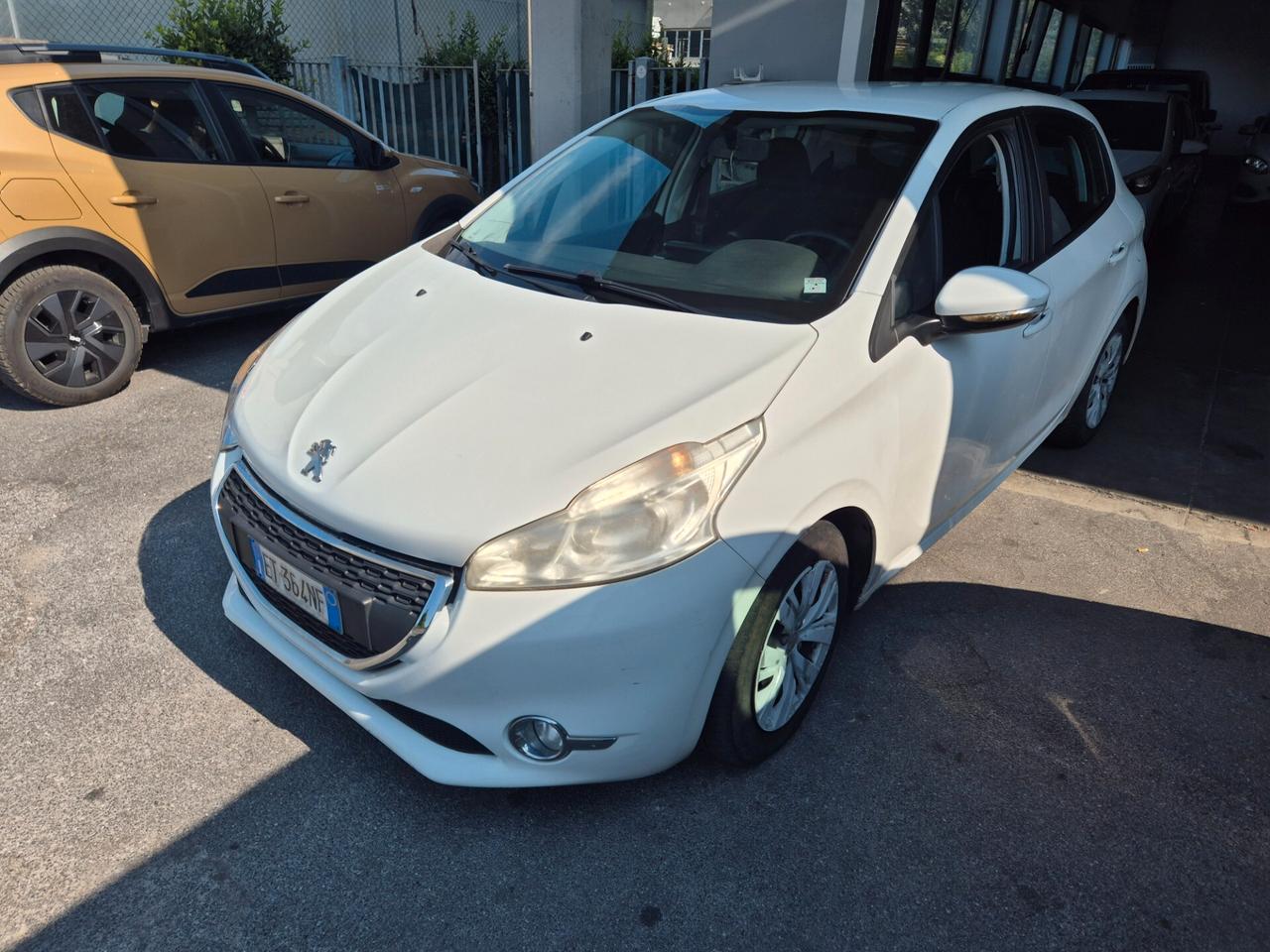 Peugeot 208 1.4 HDi 68 CV 5 porte Allure