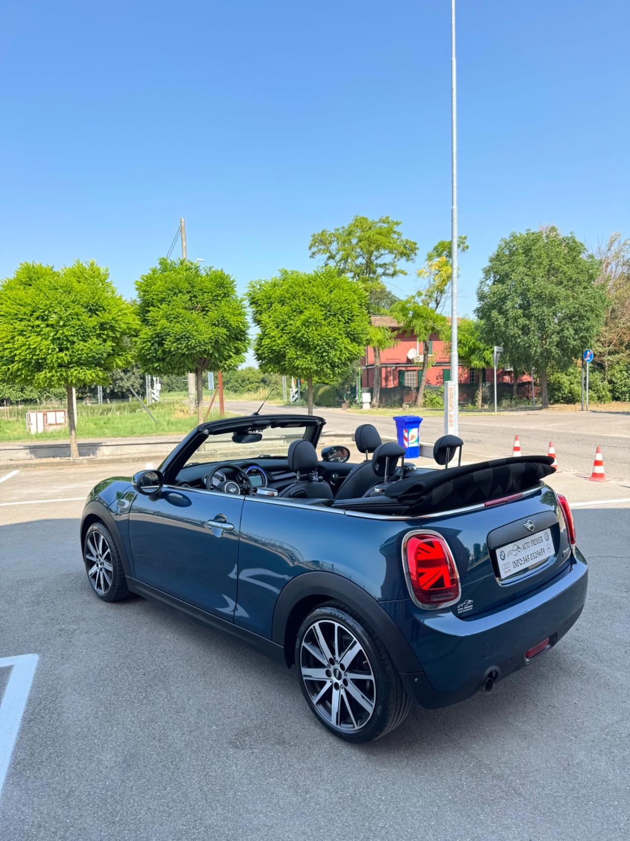 Mini 1.5 benzina One Cabrio si neopatentati