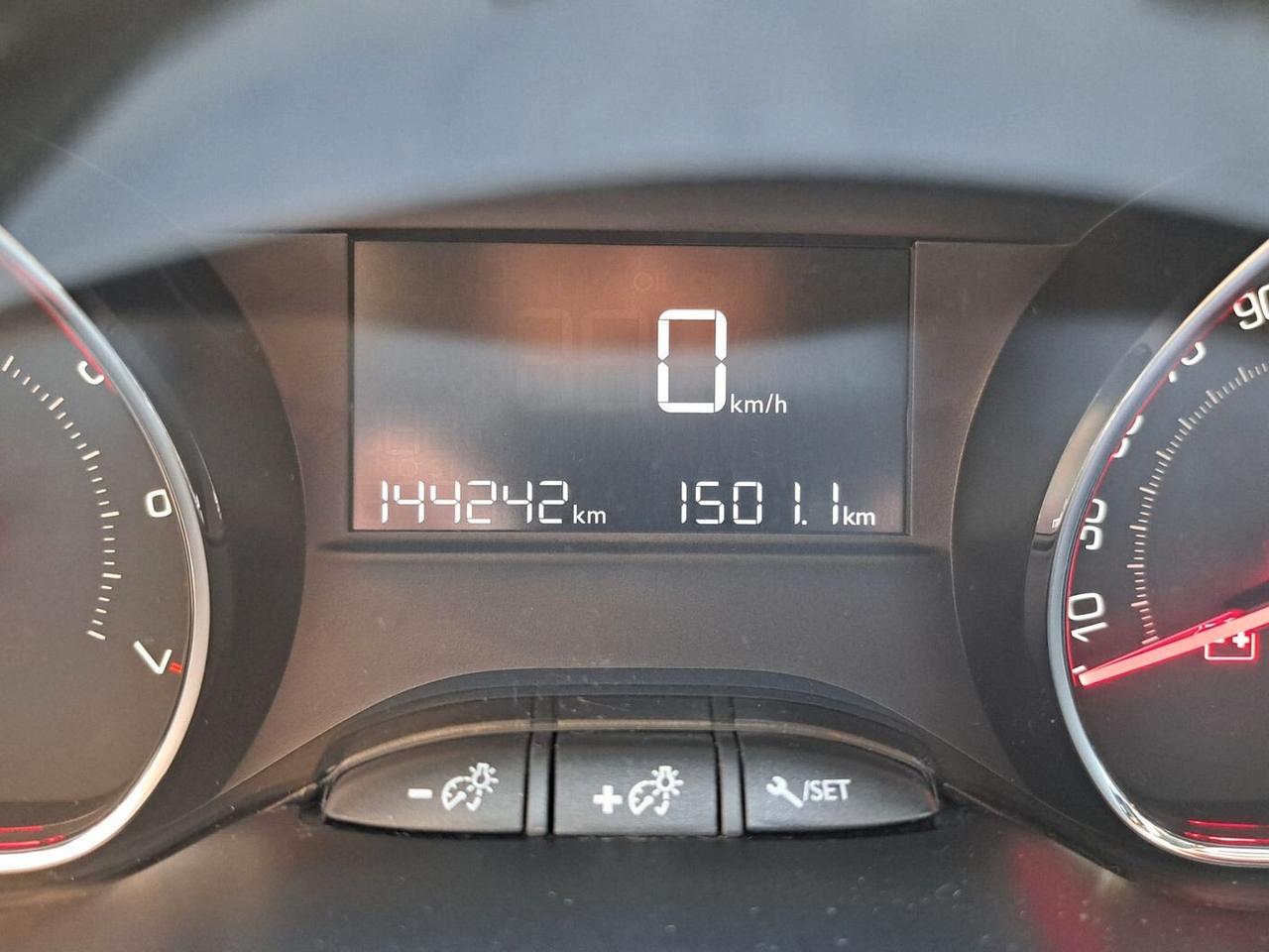 Peugeot 208 PureTech 82 5 porte Allure LEGGERE DESCRIZIONE