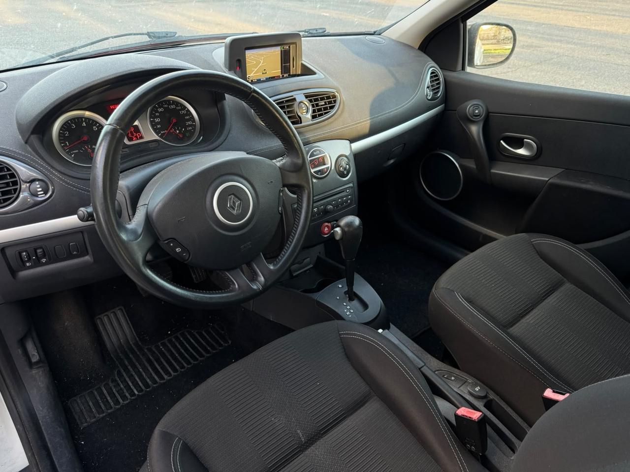 Renault Clio 1.6 benzina cambio automatico