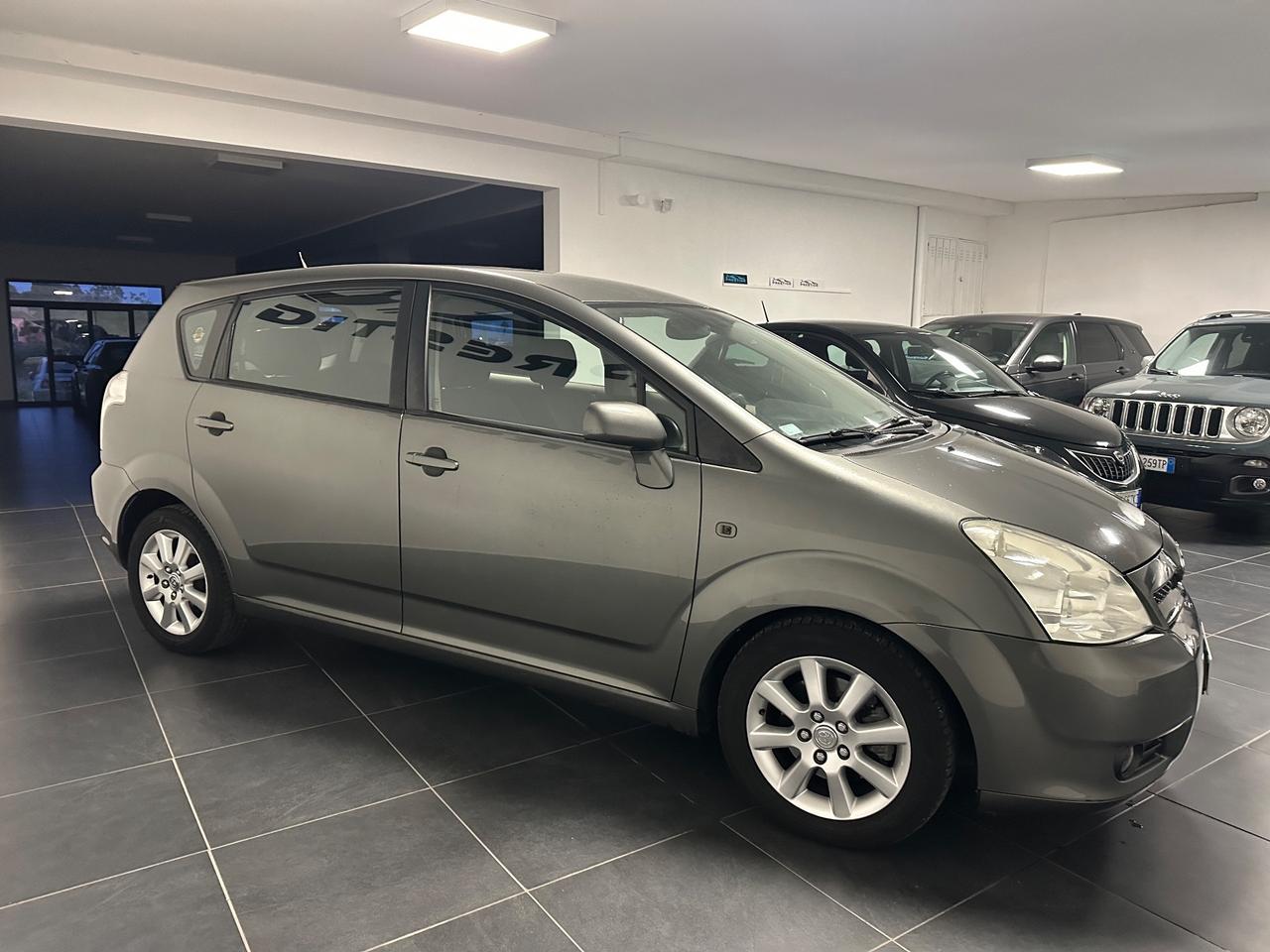 TOYOTA COROLLA VERSO 2.2 D-4D 136CV