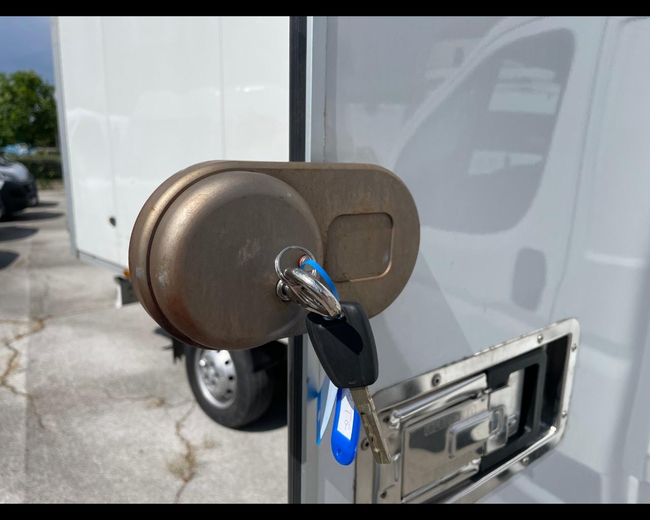 PEUGEOT PEUGEOT Boxer Cabinato porta laterale, trasporto mobili 160CV