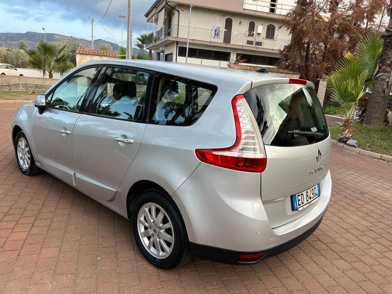 Renault Scenic Scénic 1.9 dCi 130CV Luxe