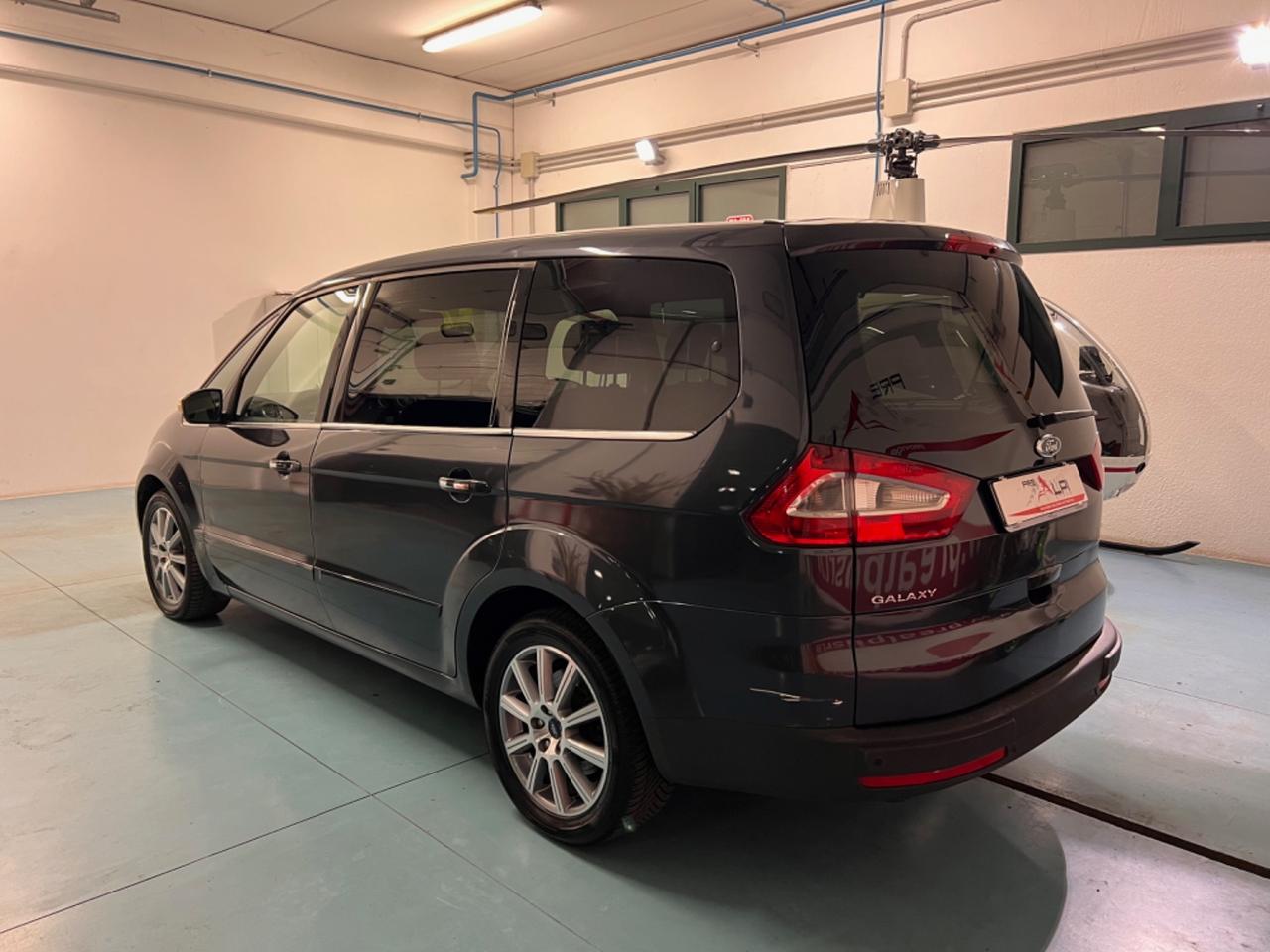 Ford Galaxy 2.0 TDCi 140 CV Ghia DPF