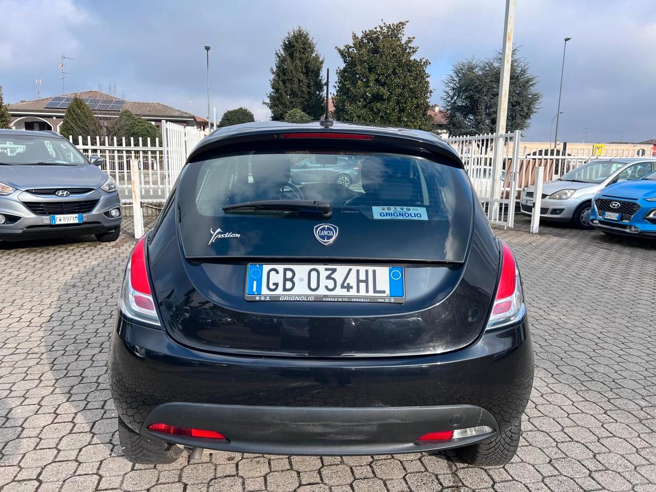 Lancia Ypsilon 1.2 69 CV 5 porte S&S Black and Noir