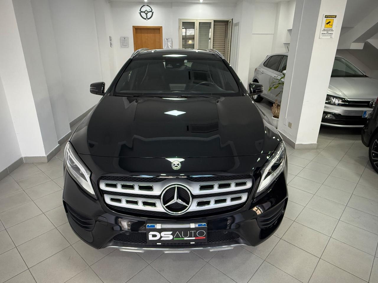 MERCEDES- BENZ GLA 200 D 136CV AMG PREMIUM PLUS 4MATIC