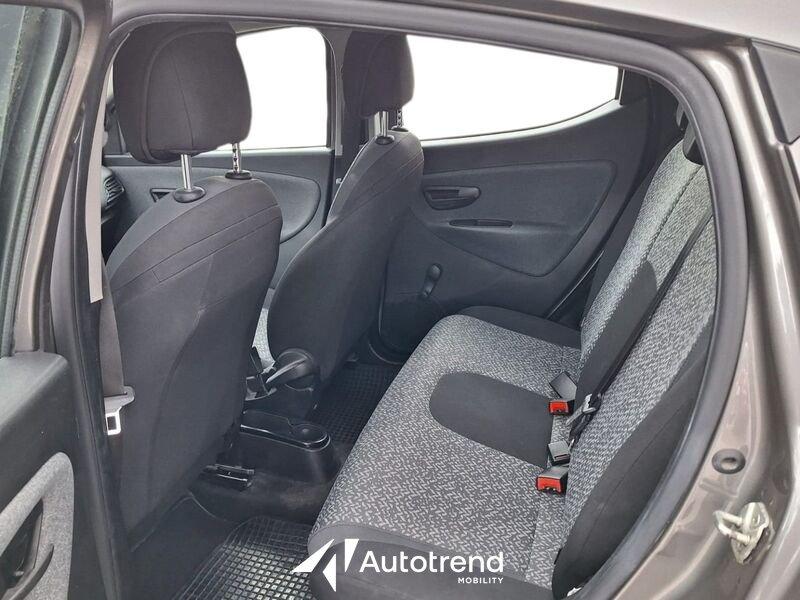 Lancia Ypsilon 1.0 FireFly 70 CV 5 porte Hybrid Ecochic Silver S&S