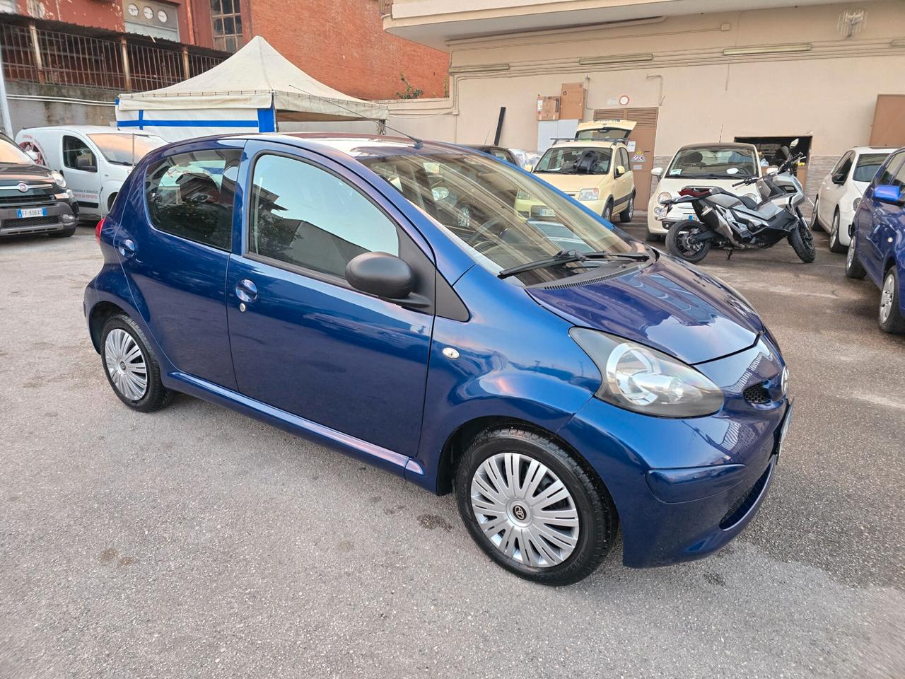 Toyota Aygo 1.0 12V VVT-i 5 porte Sound AUTOMATICA