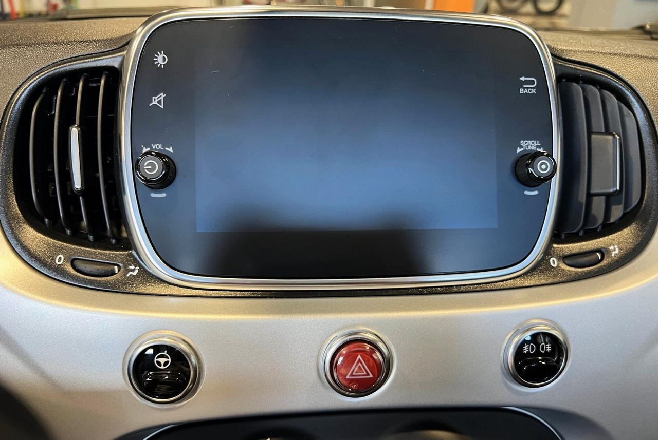 Fiat 500 C 1.0 Hybrid Hey Google