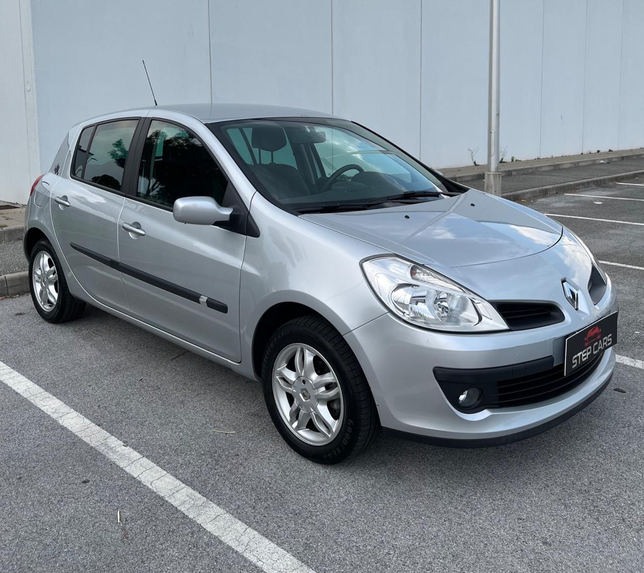 Renault Clio 1.2 16V 5 porte Le Iene