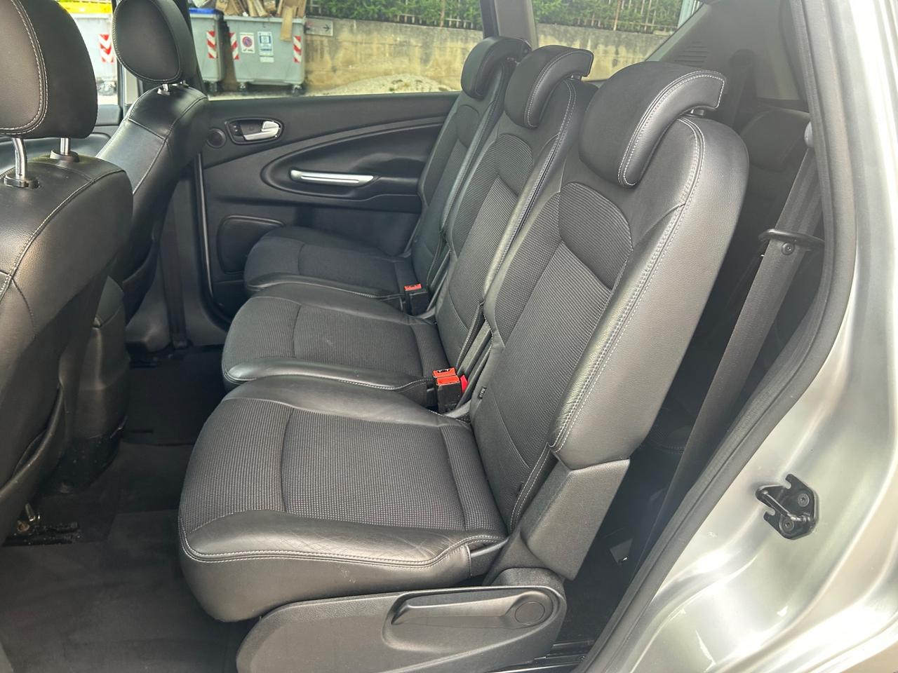 Ford S-Max 2.0 TDCi 140CV Titanium 7 Posti