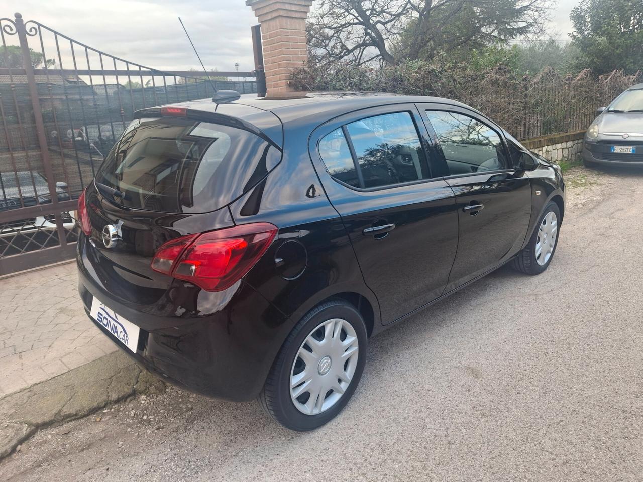 Opel Corsa 1.2 5 porte neopatentati