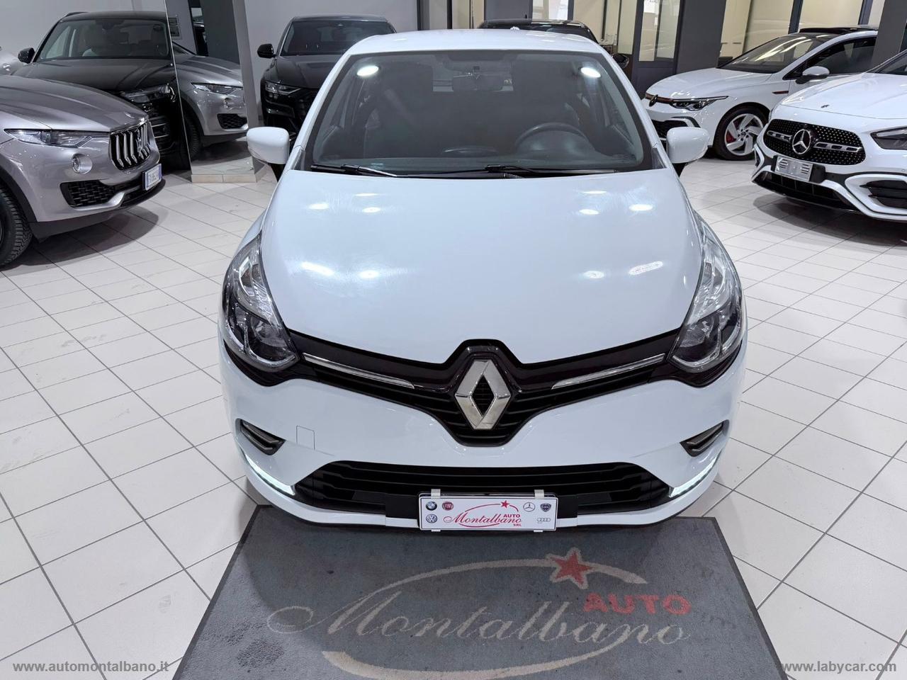 RENAULT Clio dCi 8V 75CV 5p. Moschino Intens