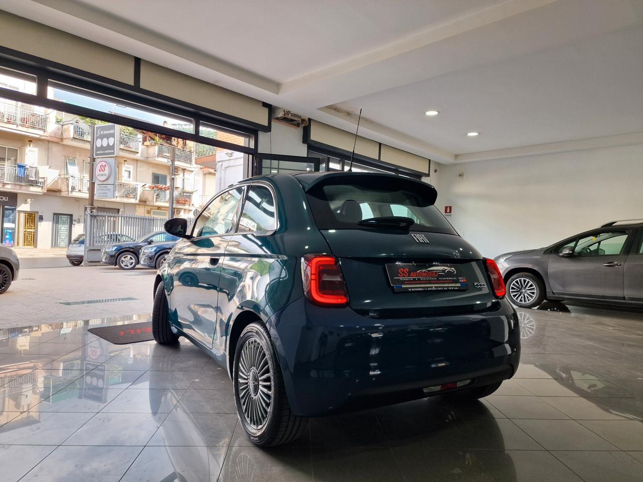 Fiat 500e Berlina 42 kWh Icon