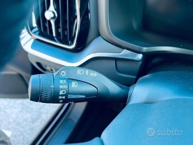 VOLVO V60 D3 Geartronic COCKPIT- CARPLAY