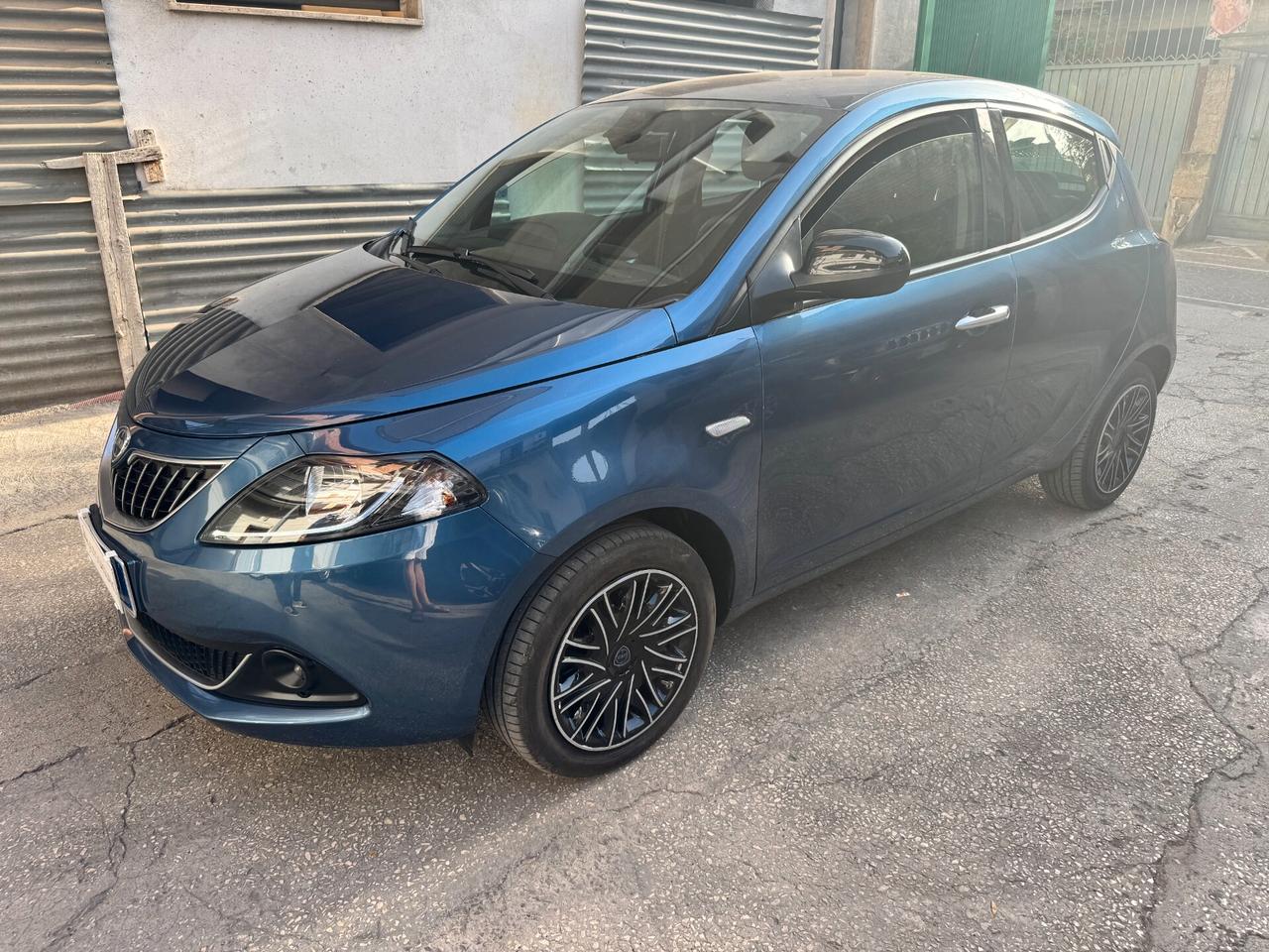 Lancia Ypsilon 1.0 FireFly 5 porte S&S Hybrid Gold