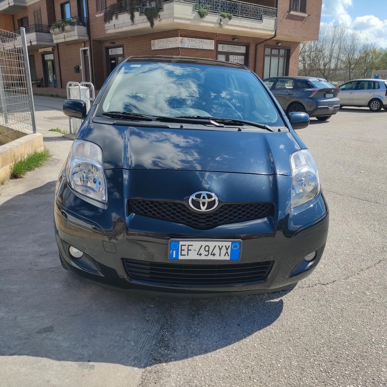 Toyota Yaris 1.0 5 porte Sol