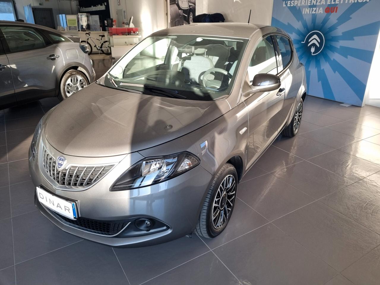 Lancia Ypsilon 1.0 FireFly 5 porte S&S Hybrid Platino