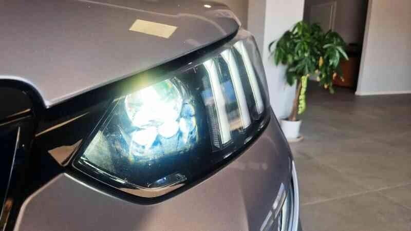 Peugeot 2008 BlueHDi 130 CV S&S EAT8 GT