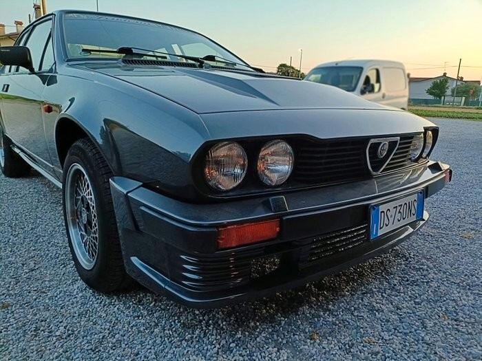 Alfa Romeo Alfetta 2.5 V6 Busso