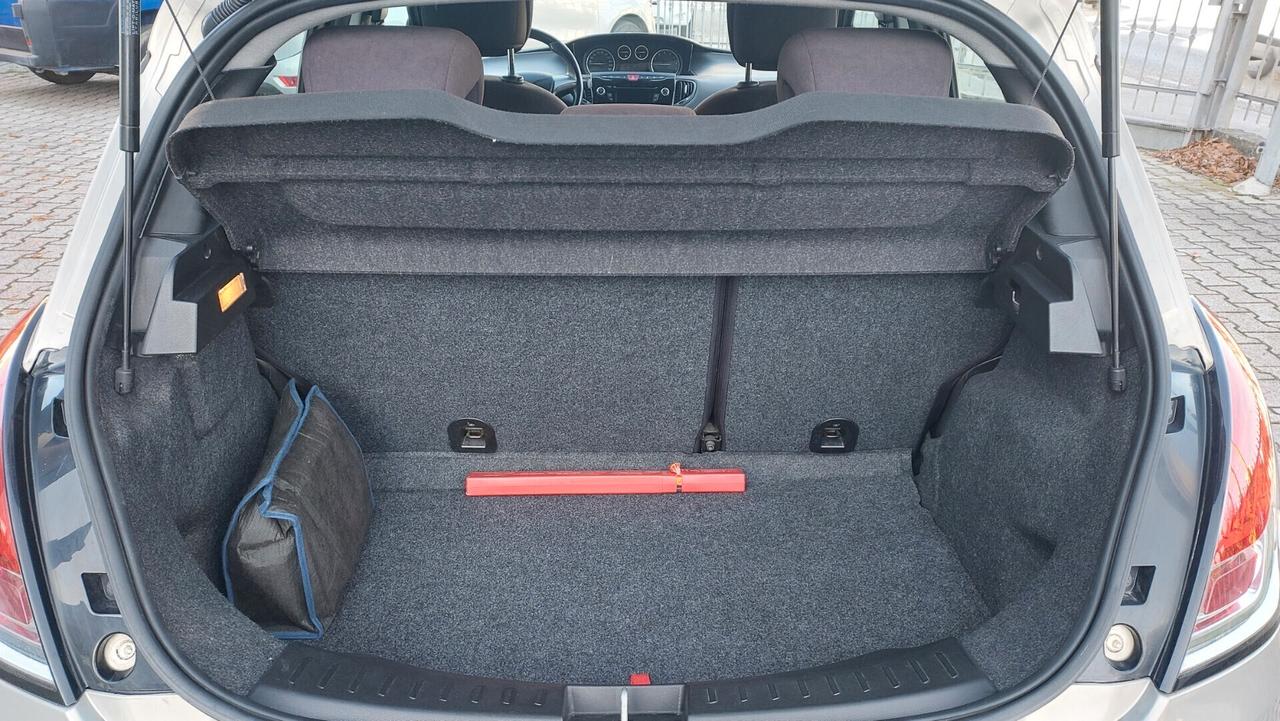 Lancia Ypsilon 1.2 69 CV 5 porte GPL Ecochic Gold