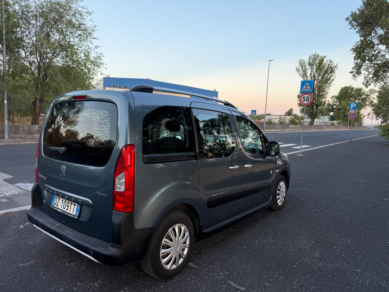 Peugeot Partner Tepee 1.6 HDi 90CV Outdoor