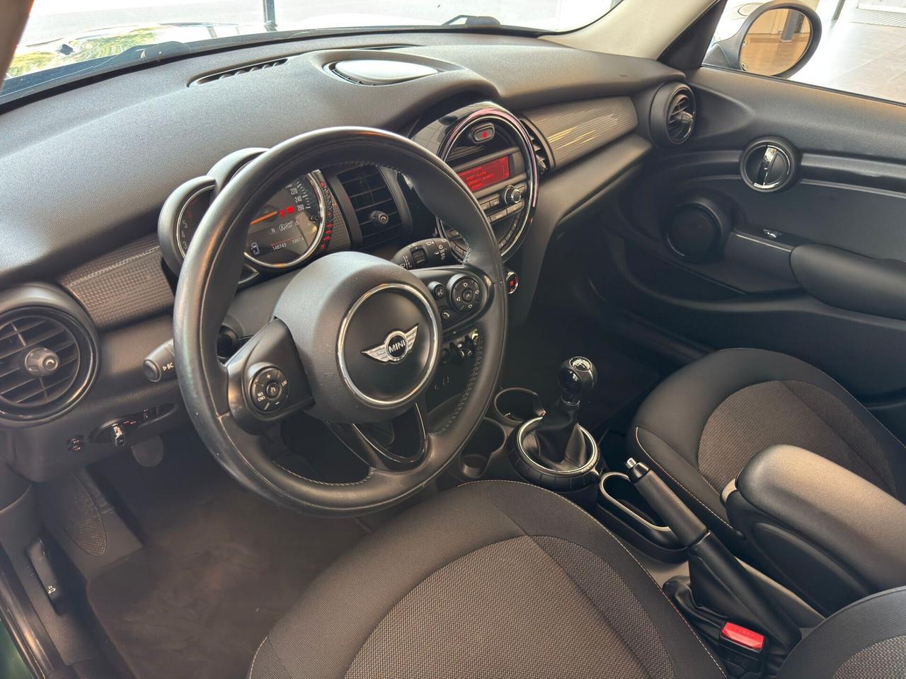Mini 1.5 Cooper D Business XL 5 porte