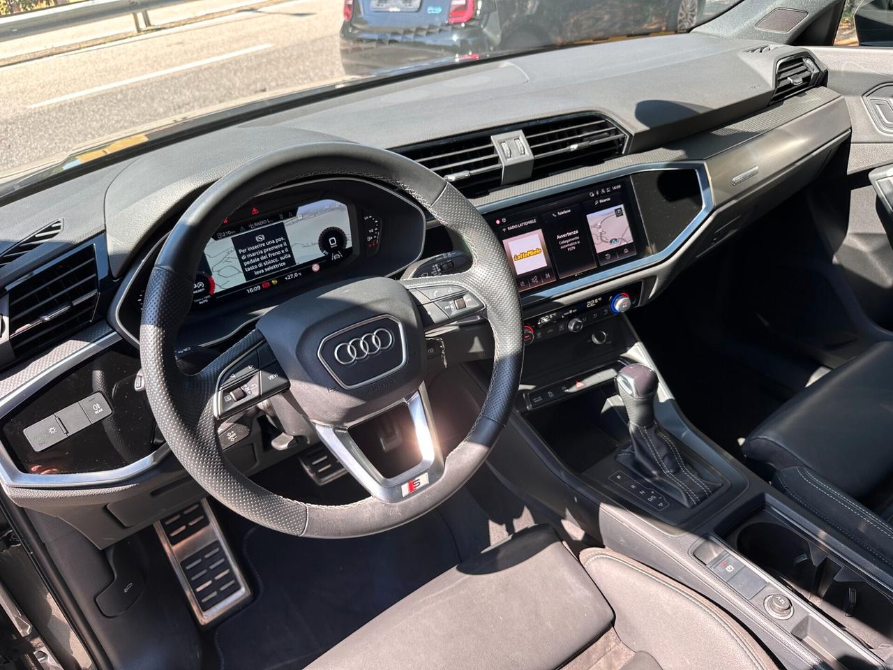 Audi Q3 SPORTBACK 35 TDI S tronic S line Edition / PELLE / R19