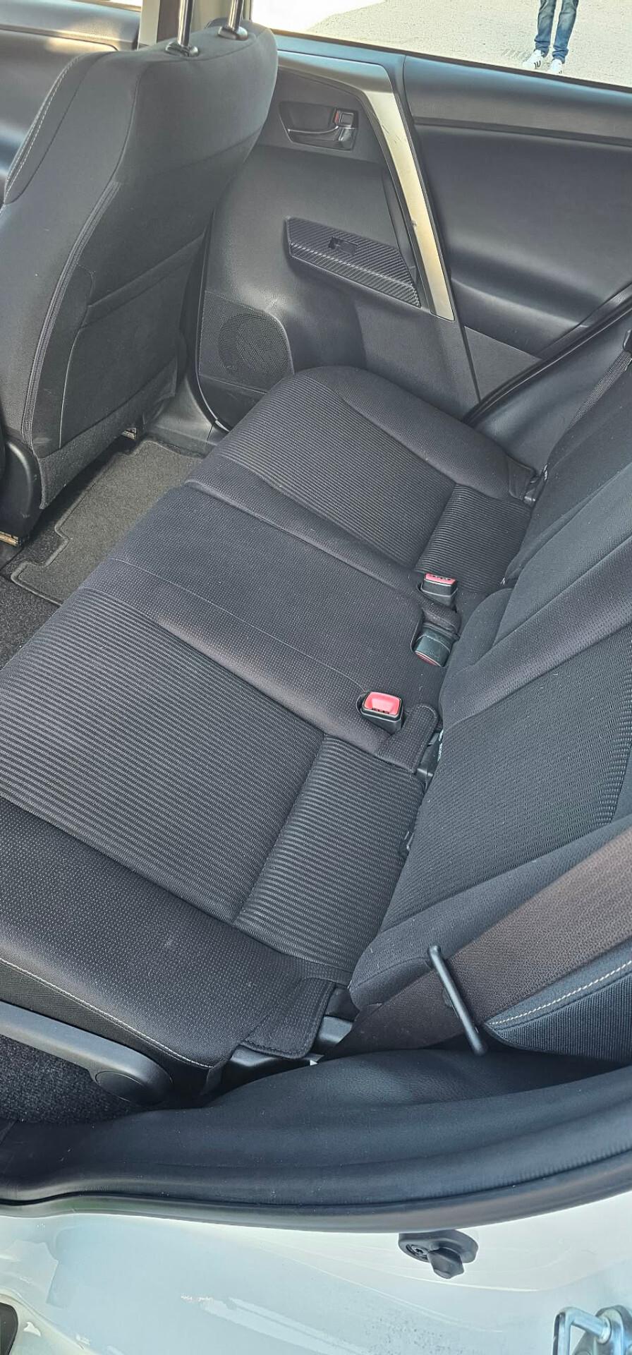 Toyota RAV 4 RAV4 2.0 D-4D 4WD Lounge Solo 99.000km