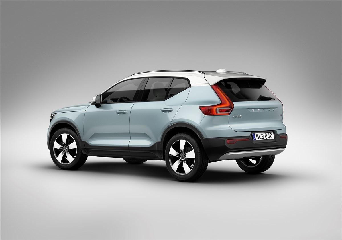 VOLVO XC40 - XC40 1.5 t5 phev R-design auto my21