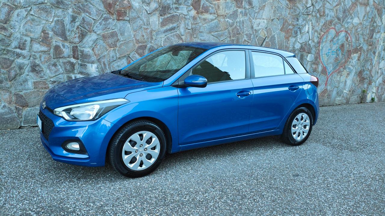 Hyundai i20 1.2 5 porte - neopatentati
