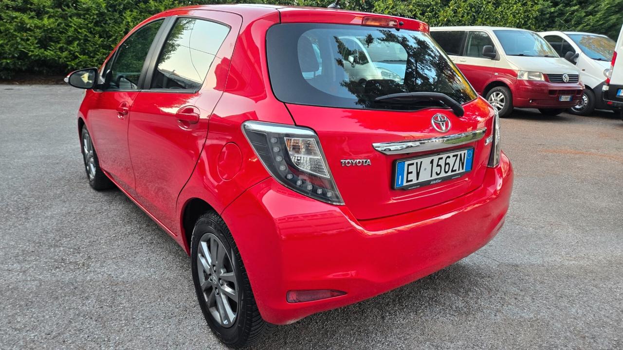 Toyota Yaris 1.0 5 porte Lounge