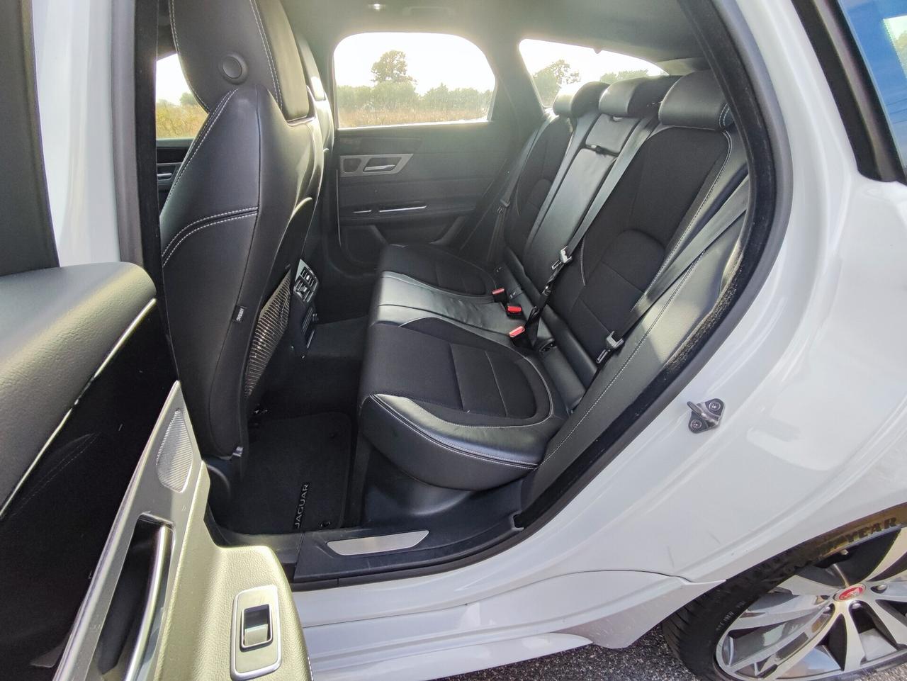 Jaguar XF Sportbrake 2.0 D 180 CV AWD aut. R-Sport