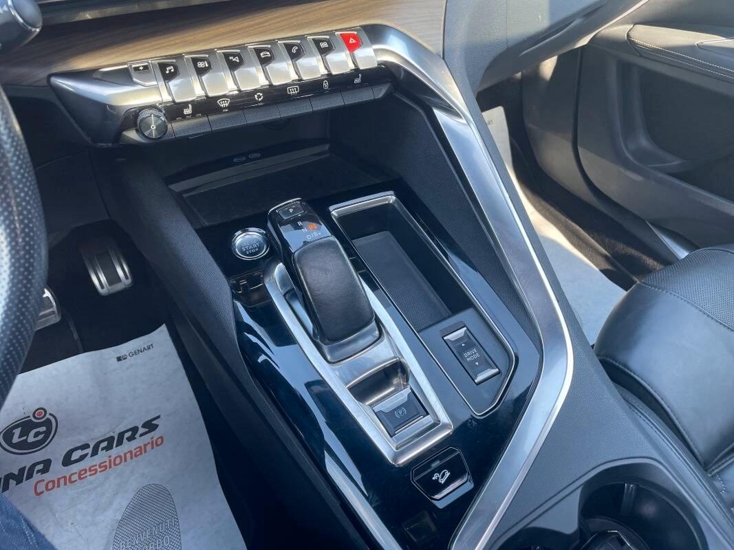 Peugeot 3008 II 1.6 hybrid4 phev GT Pack 300cv CON TETTO APRIBILE