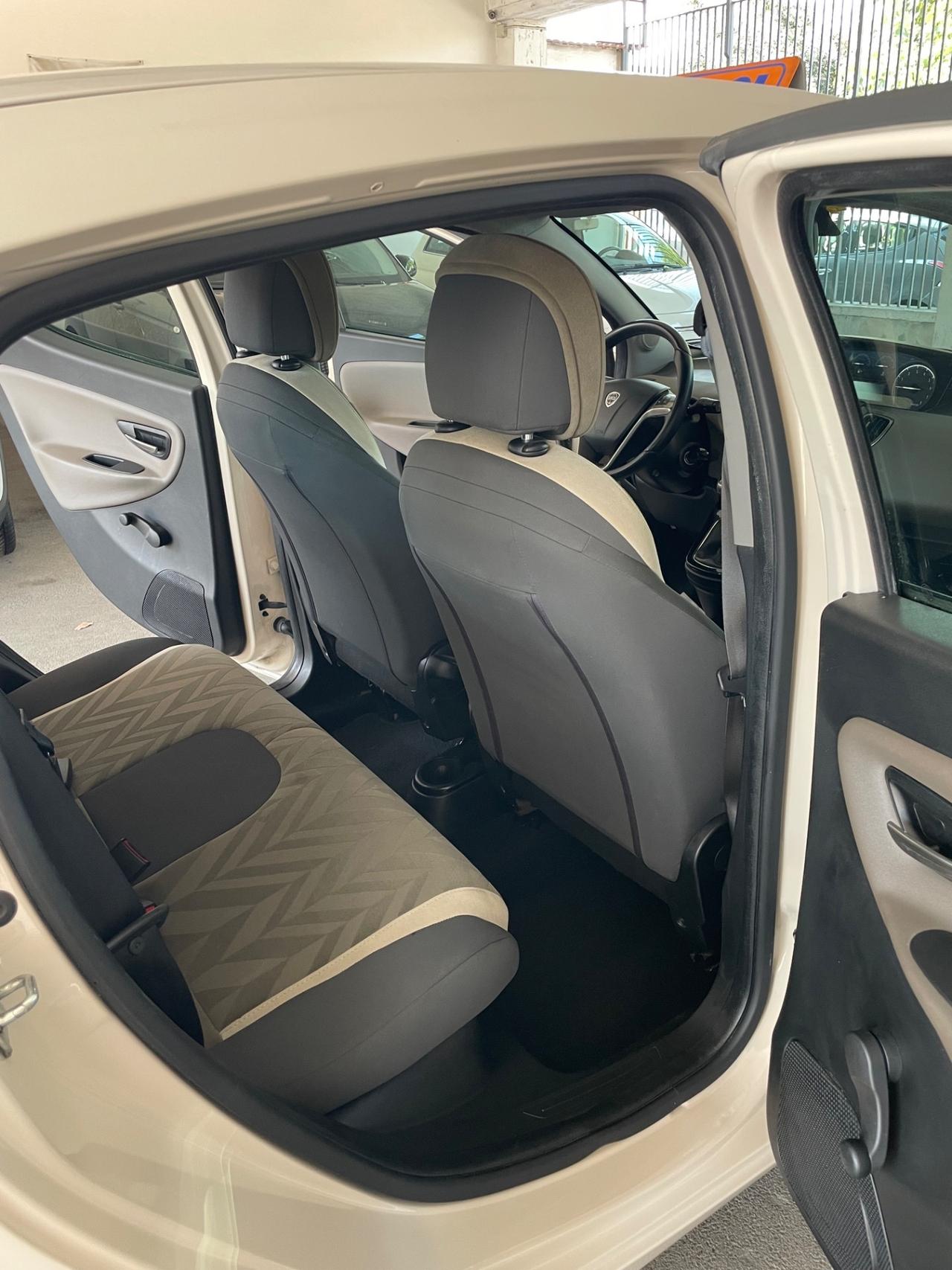 Lancia Ypsilon 1.2 69 CV 5 porte GPL Ecochic Mya perfetta in tutto