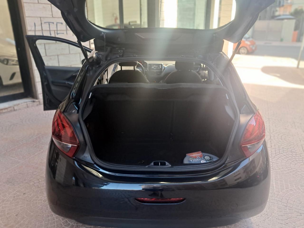 PEUGEOT 208 1.6 HDI Diesel 75 CV-NEOPATENTATI-Euro6990-