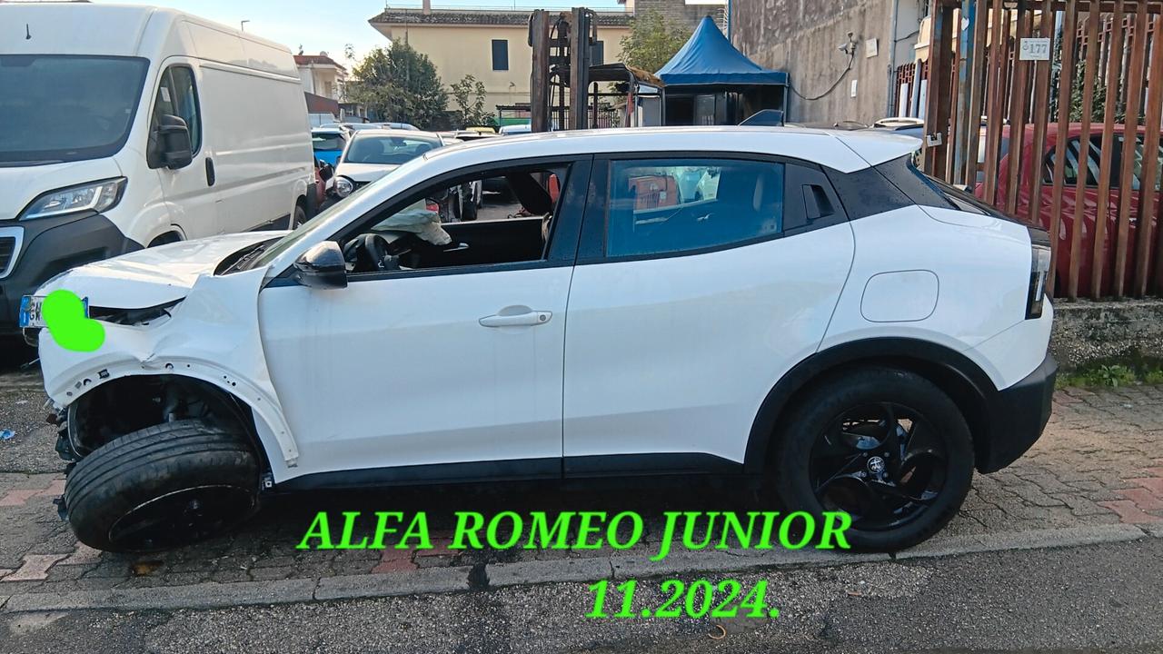 Alfa Romeo Junior incidentata sinistrata mondialcars 024