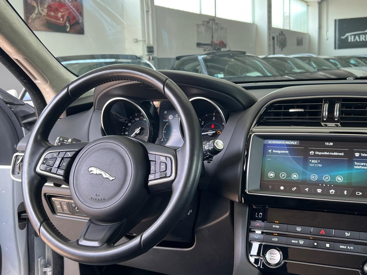 Jaguar F-Pace 2.0 D 180 CV aut. Portfolio