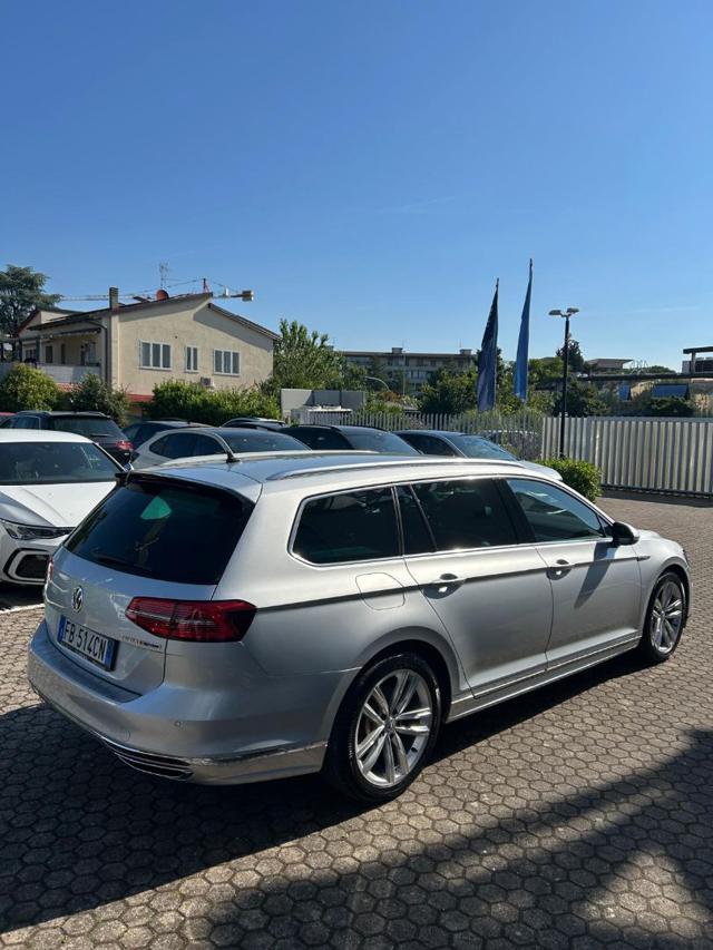 VOLKSWAGEN Passat Variant 2.0 TDI Highline 4 MOTION