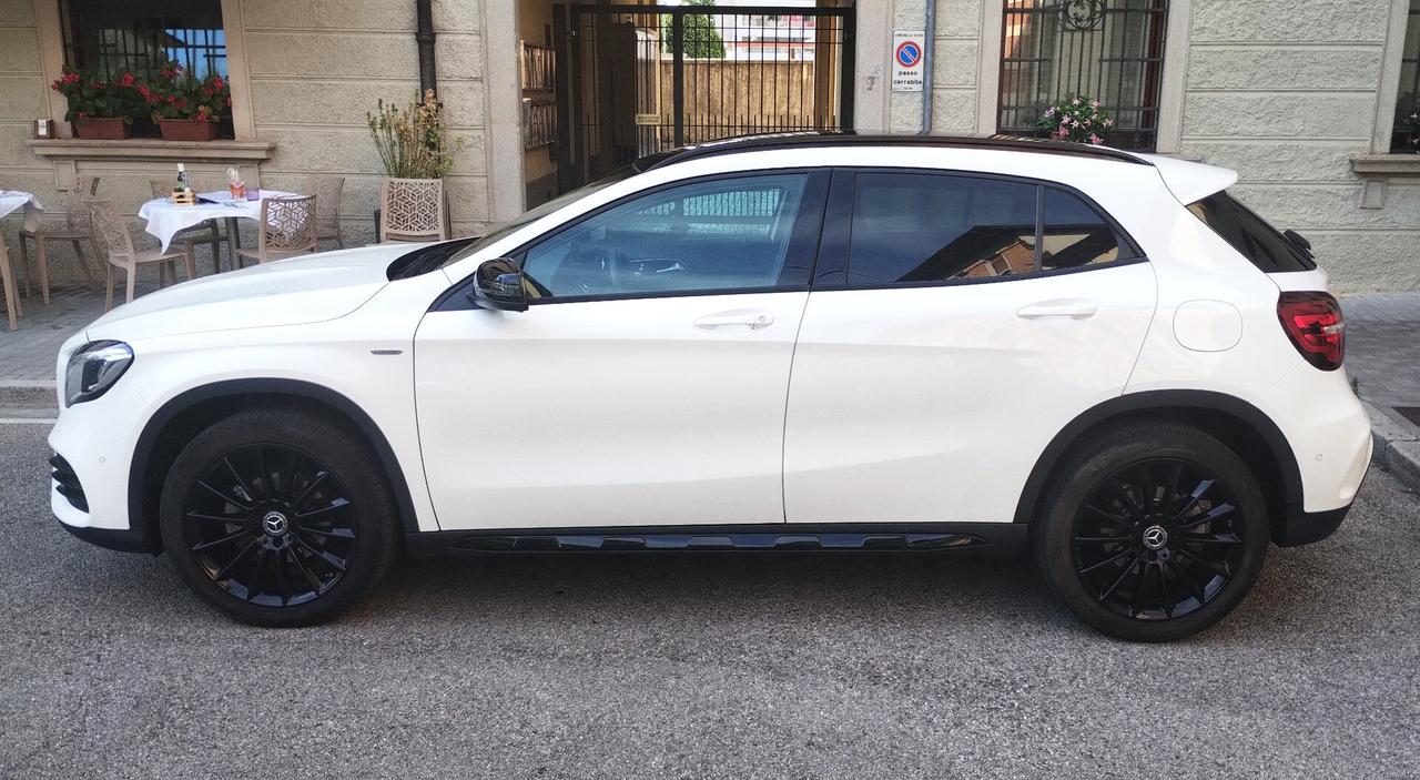 Mercedes-benz GLA 200 d Automatic Night Editin AMG Line