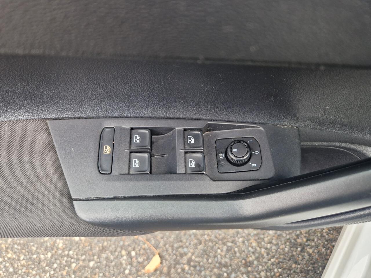 Volkswagen Polo 1.0 80CV "55.200 km" Carplay, Sensori, Clima bizona
