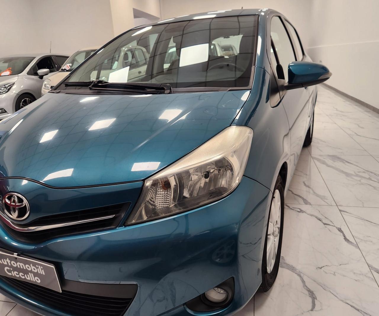 Toyota Yaris 1.3 5 porte Lounge