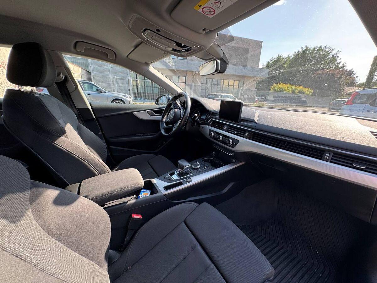 Audi A5 40 2.0 tfsi mhev Business 190cv s-tronic