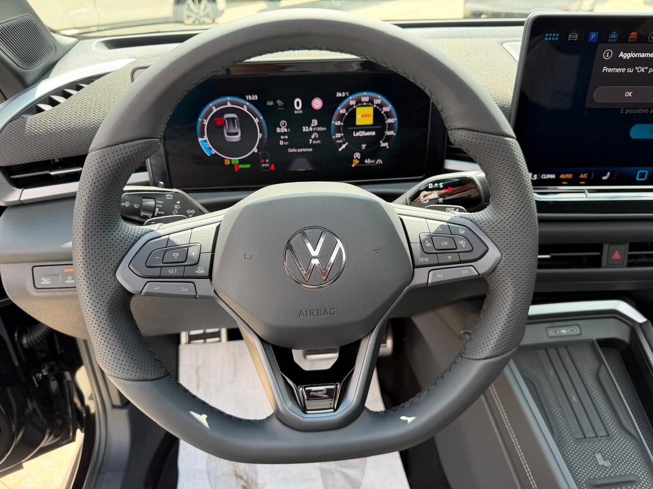 Volkswagen T-Roc 1.5 eTSI ACT 150 CV DSG R-Line